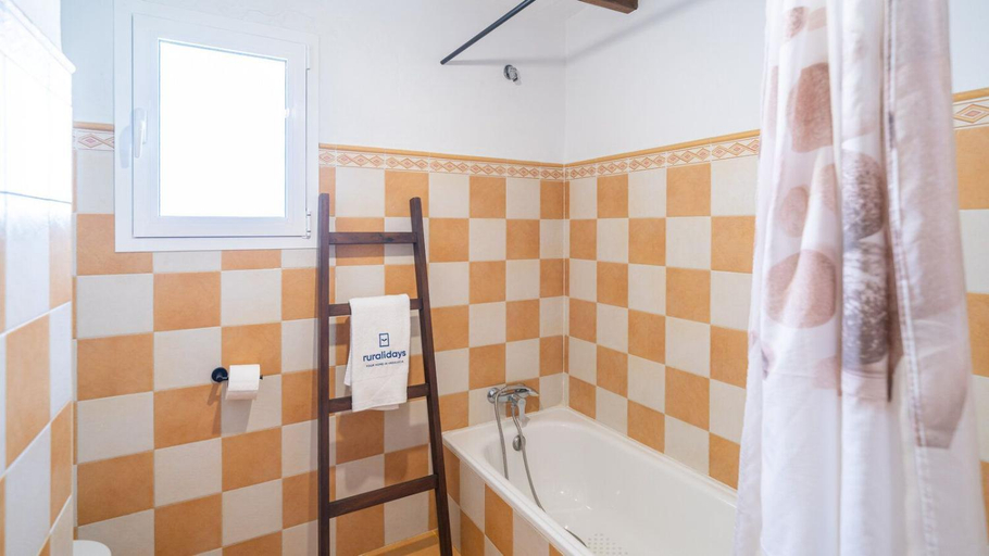 Bathroom 4, Casa Lagar El Mirador Almachar by Ruralidays, Málaga