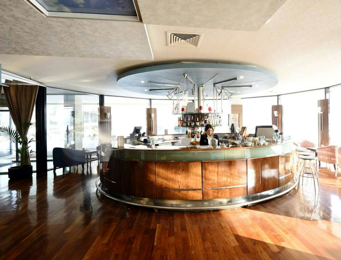 Food & Drinks 4, Hotel Holiday, Sarajevo