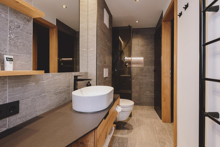 Bathroom 3, Zaglgut, Zell am See
