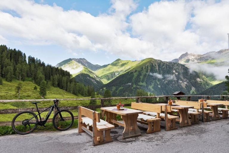 Terrace/patio, Berggasthaus Höllensteinhütte, Schwaz