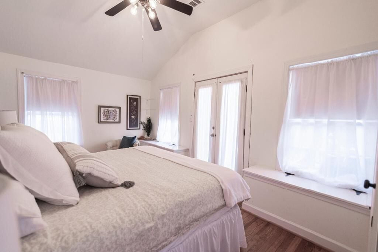 Room 2, Schilling House, Jefferson