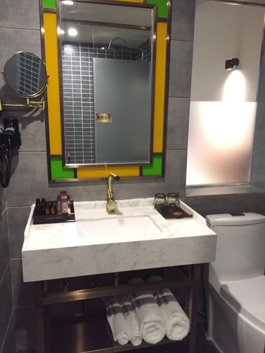Bathroom 2, Tongcheng Boutique Hotel (Xishuangbanna Splashing Square), Xishuangbanna Dai