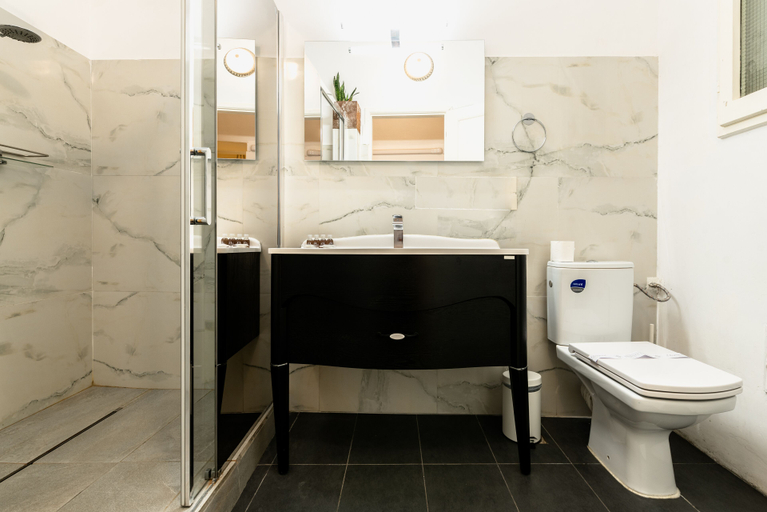 Bathroom 3, Historic Apt - Wifi - Ac - Top Location - Walk Everywhere, Florence