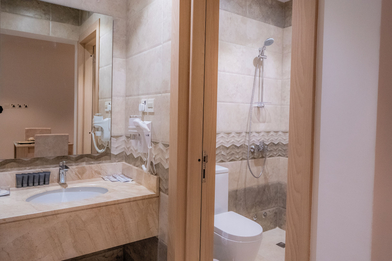Bathroom, Laguna Vista Hotel
