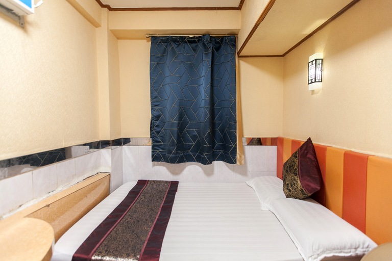 Bedroom 2, Royal Capital Hostel (2 minutes from Jordan Station Exit A), Kowloon