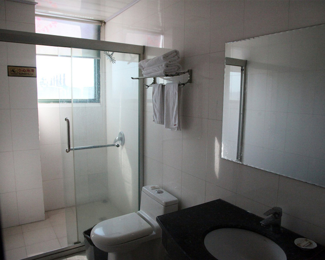 Bathroom 3, Yiwu junding business hotel, Jinhua