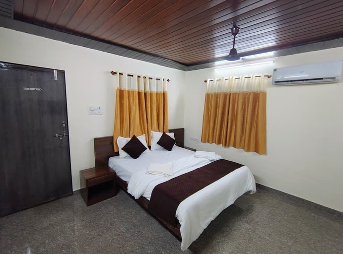 Room 1, Shree Maa Vaishno Hotel & Resort, Ujjain