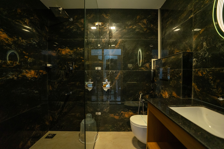 Bathroom 3, West Bay MARISOL, Thiruvananthapuram