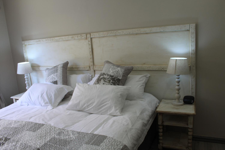 Bedroom 2, The Alchemist's Place, Eden