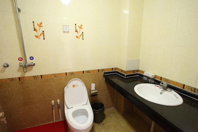 Bathroom 3, AA Hotel Chain Lianyungang Jinxu Garden Branch, Lianyungang