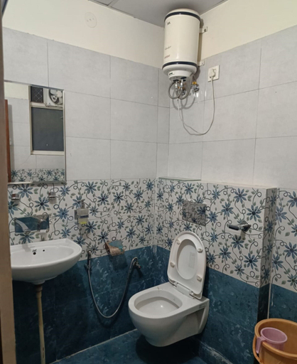 Bathroom 5, Goroomgo Tourist Inn Jaipur, Jaipur