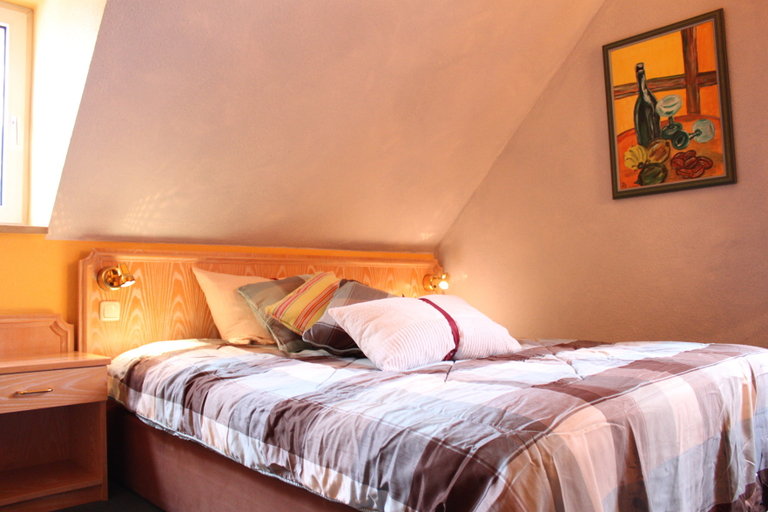Bedroom 4, Hotel Vinum, Erzgebirgskreis