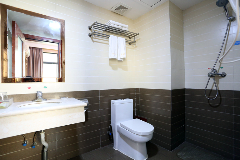 Bathroom 2, Tiantai Hotel, Changsha