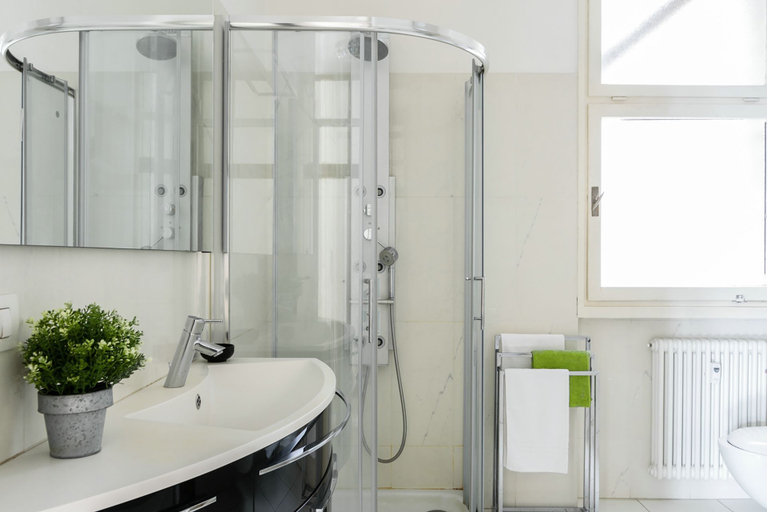 Bathroom 4, Piazza Cavour Lake View, Como