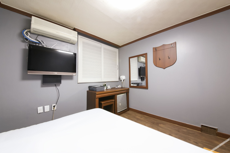 Bedroom 4, Jinju The First, Jinju