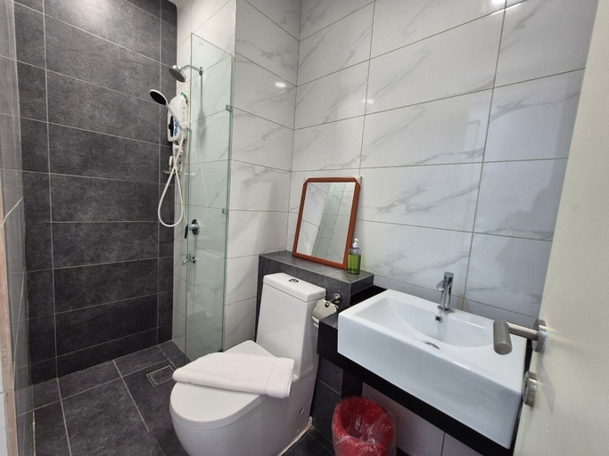 Bathroom 3, Sutra Bay, Kota Kinabalu
