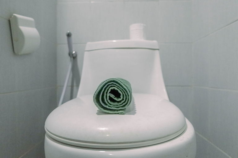 Bathroom 2, 2BR Apartment at Dian Regency, Surabaya