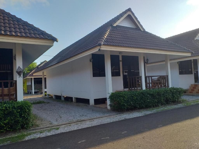 Exterior & Views 2, White Beach Resort, Bang Saphan