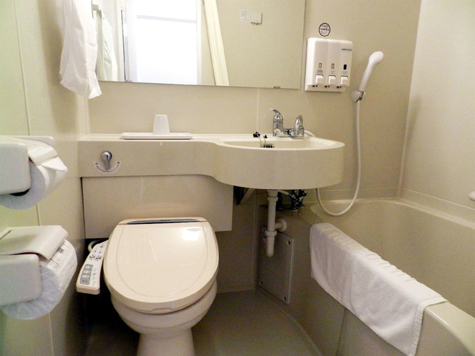 Bathroom 2, Toyoko Inn Koriyama, Kōriyama