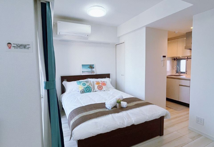 Bedroom 2, 浅草寺近く、地下鉄で銀座へ直行, Taitō