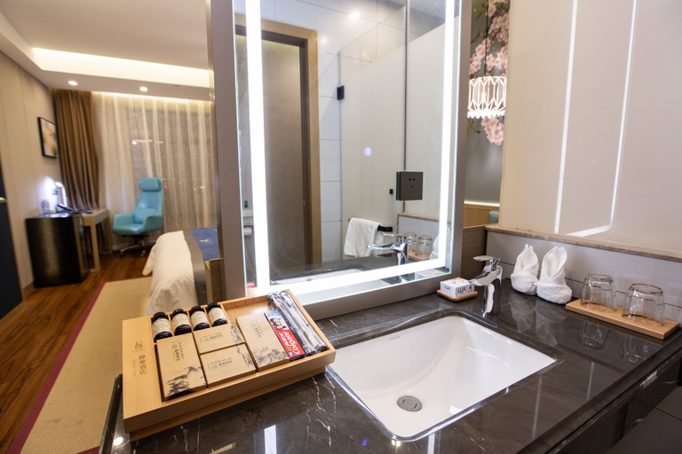 Bathroom 2, Jingguo Hotel, Zhengzhou