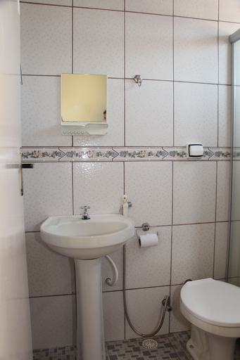 Bathroom 3, Hotel Comfoort, Volta Redonda