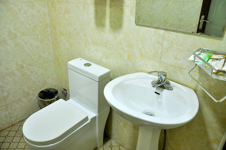 Bathroom 4, Hi Inn Linfen Railway Station Pingyang Square, Linfen