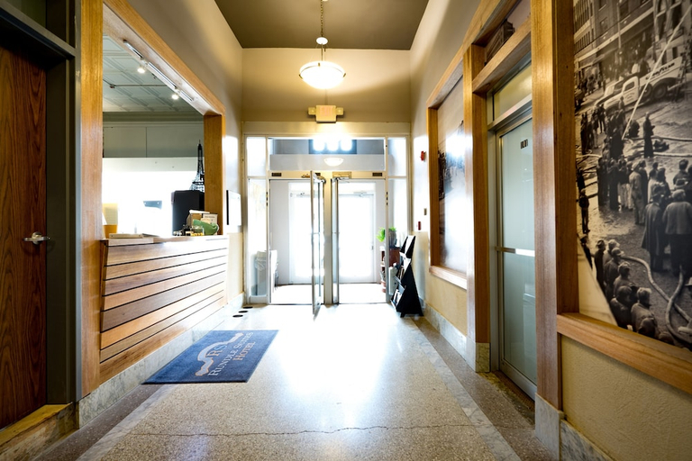 Lobby:1000px 2, Rundle Suites, Valley