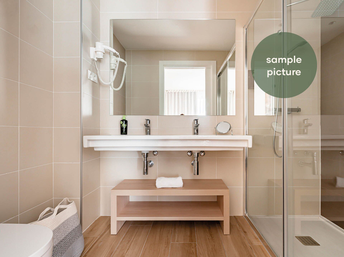 Bathroom 3, ライムホーム エヴォラ ルア デ マシェデ 52, Évora