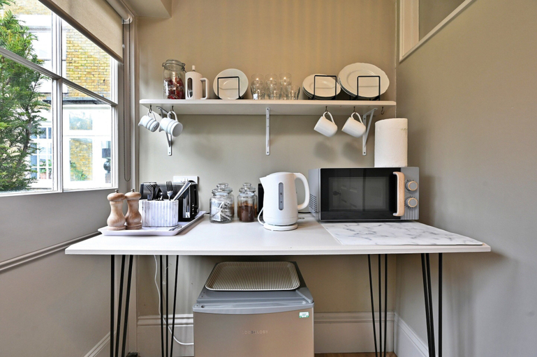 Private kitchen 4, Holiday Retreat in Historic Sandwich Town, Kent