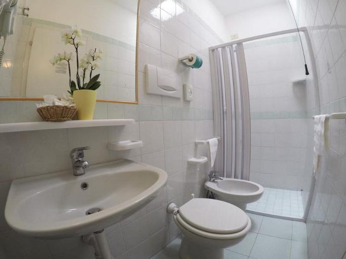 Bathroom, Hotel Villa Jantò, Napoli