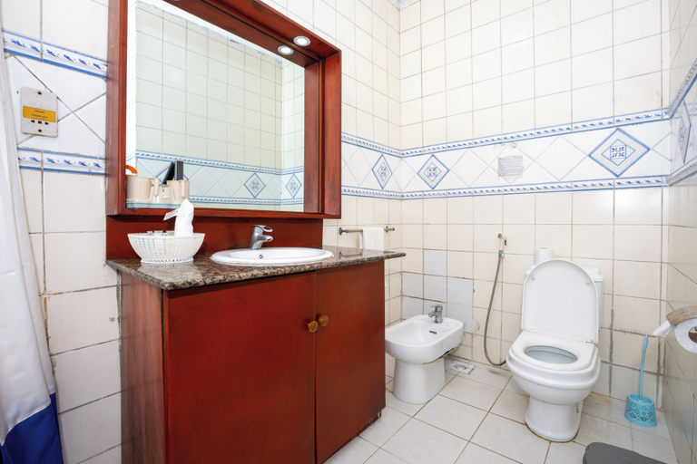Bathroom 3, BEACHCOMBER HOTEL AND RESORTS, Kinondoni