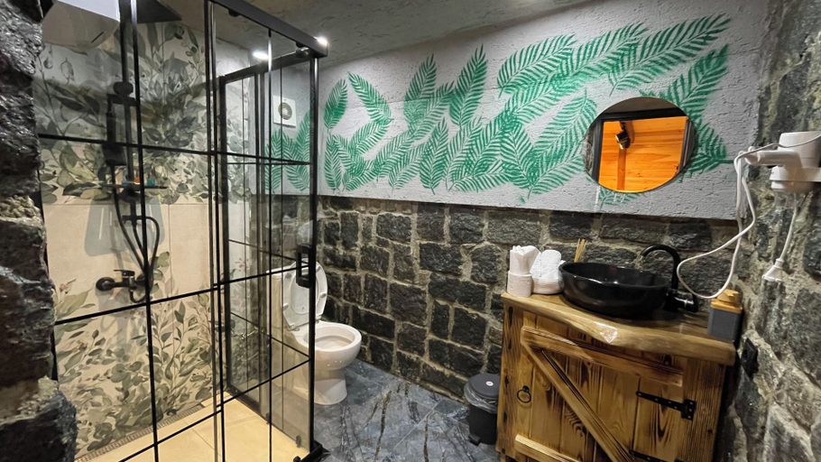 Bathroom 5, ウォーターフォール バンガロー, Ardeşen