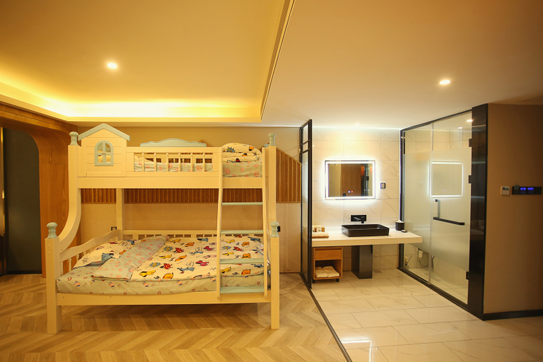 Bedroom 2, Moshe Banmu Huatian Hotel, Kaifeng