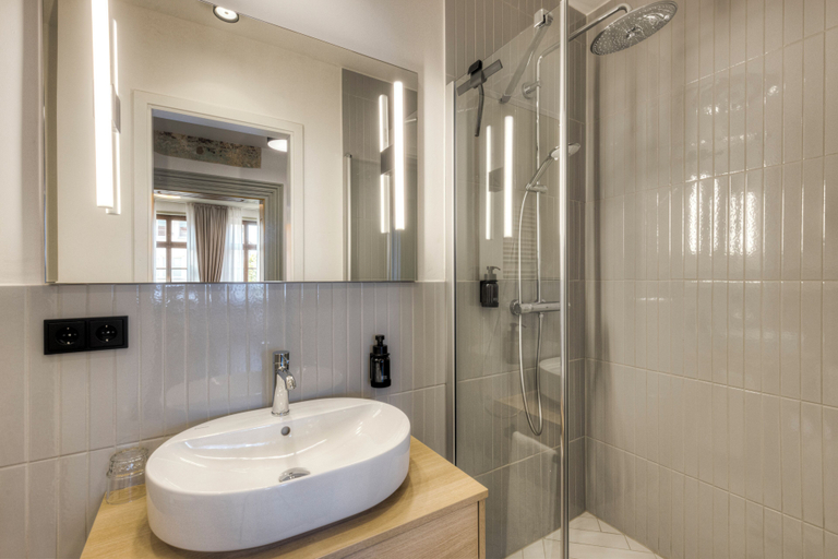 Bathroom 4, Studio 9, Fulda