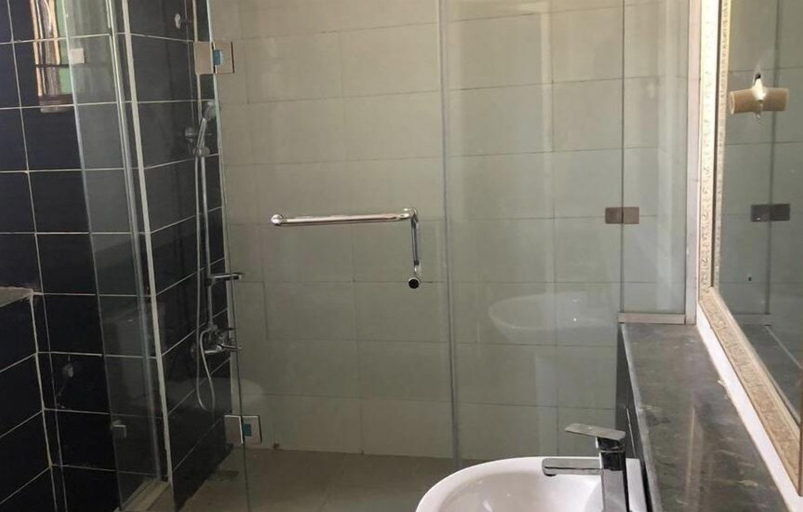 Bathroom 4, Vichi Gates Hotel, AbujaMun