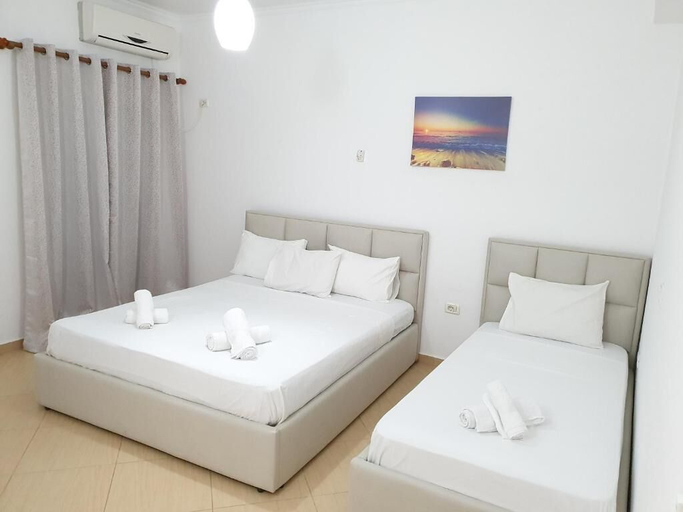 Bedroom 2, Soare, Sarandës
