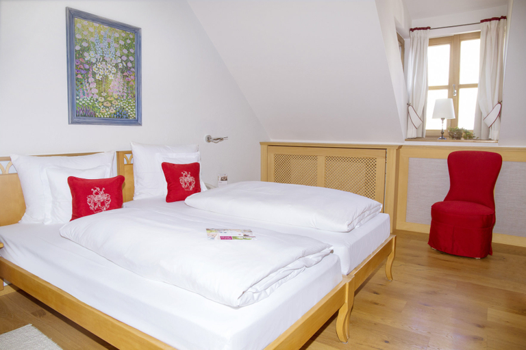 Bedroom 3, Gutshofhotel Winkler Brau, Neumarkt in der Oberpfalz