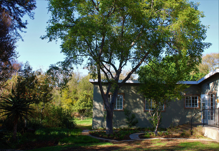 Exterior & Views, Bushwillow Spacious Cottage for 2 People With Private Garden Access!, West Rand