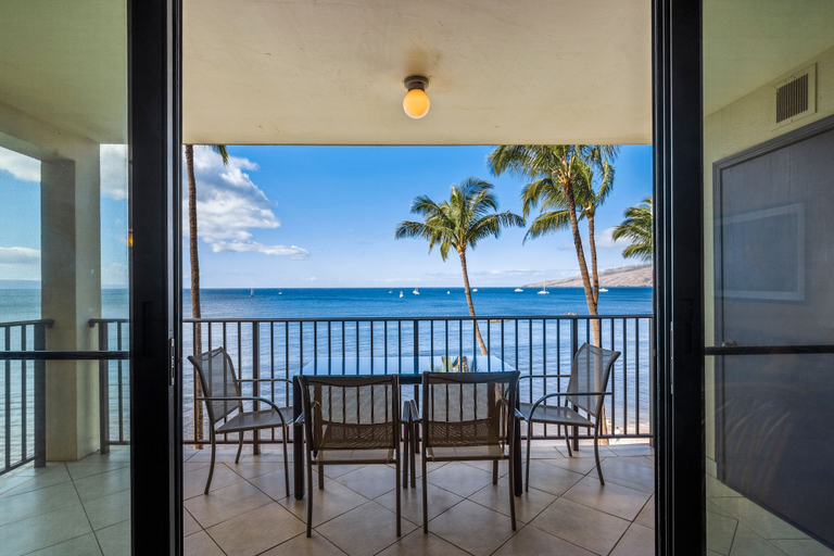 Outdoor dining 3, Kihei Beach, #505 1 Bedroom Condo, Maui