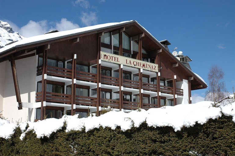 Exterior & Views