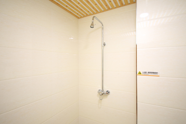 Bathroom 2, Super 8 Hotel ( Yunding Market Daomi Post Station Branch), Yanbian Korean