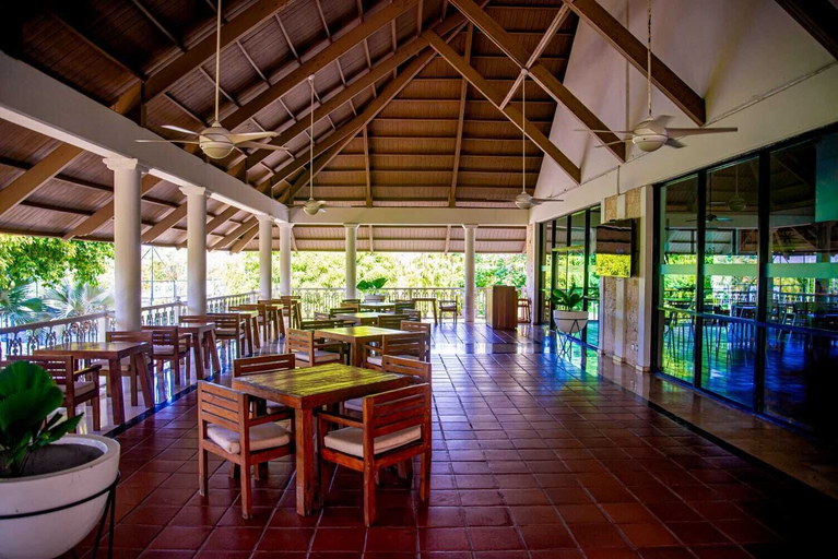Food & Drinks 4, Cozy apartment at Cocotal Golf Suites, Salvaleon de Higuey