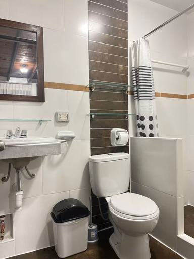 Bathroom, Kantu Inn, Urubamba