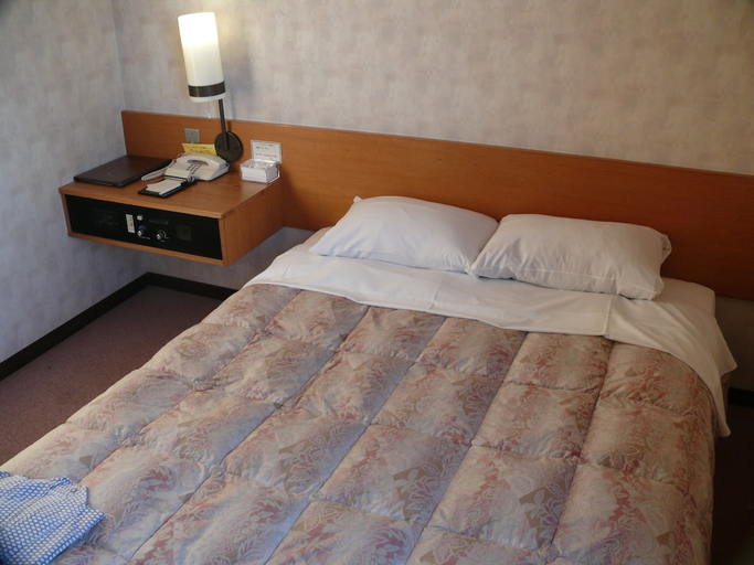 Bedroom 2, Mihara Kokusai Hotel, Mihara