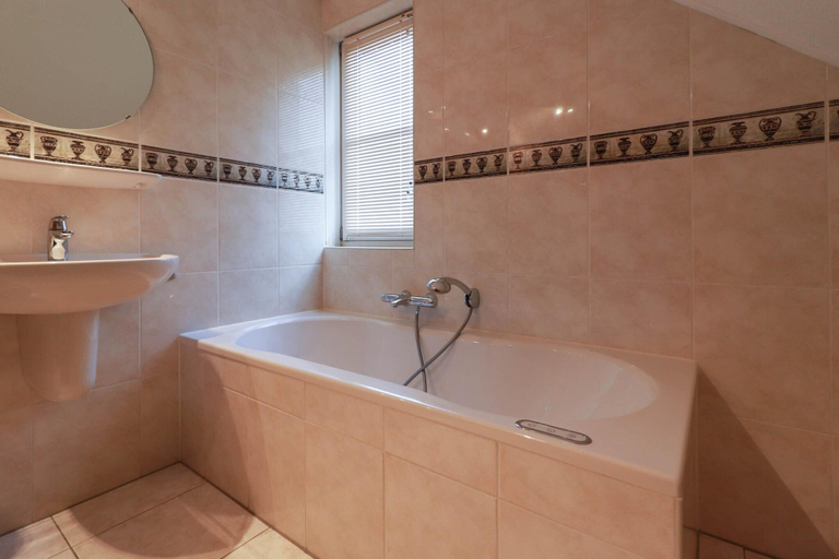 Bathroom 4, Ijsselmeer Villa With Sauna & Whirlpool, Wûnseradiel