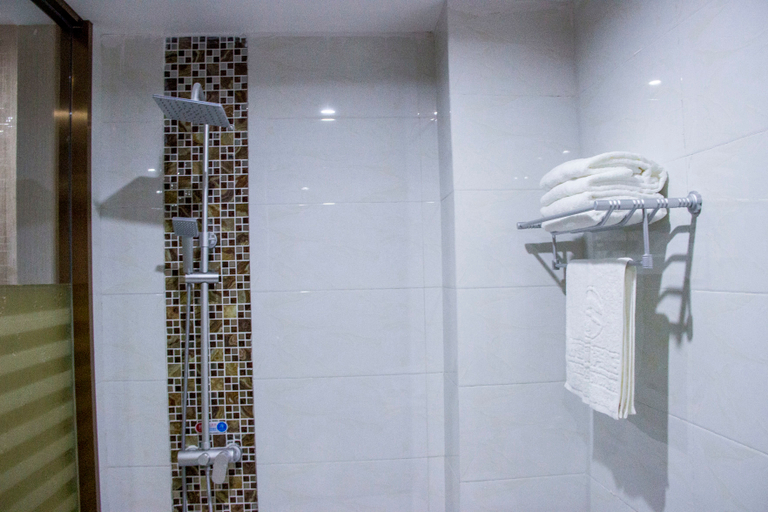 Bathroom, Haokelai Business Hotel, Ya'an