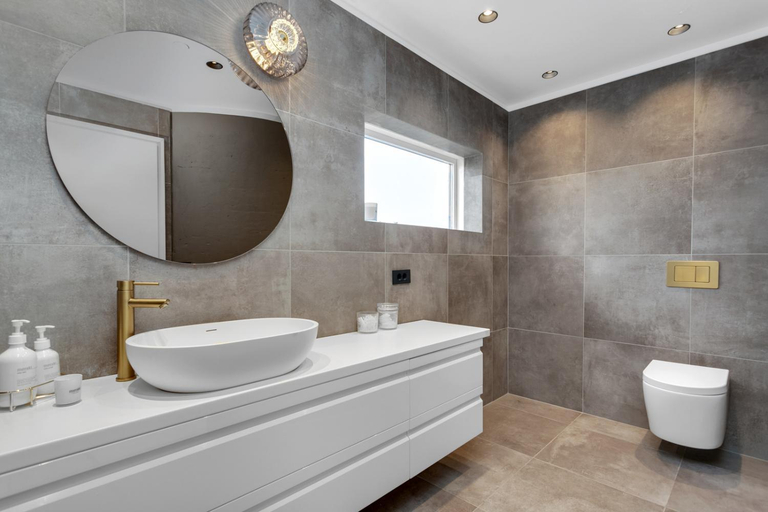 Bathroom 3, A modern and stylish furnished house in Reykjavik, Kópavogur