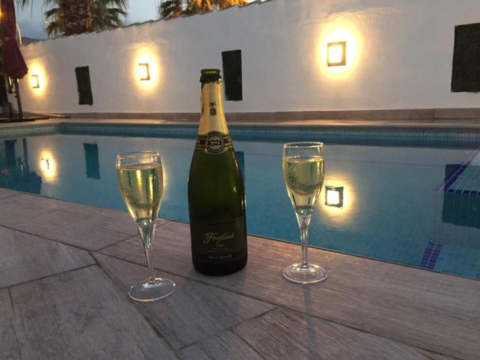 Food & Drinks, Elegant Villa in Alicante with Pool, Alicante