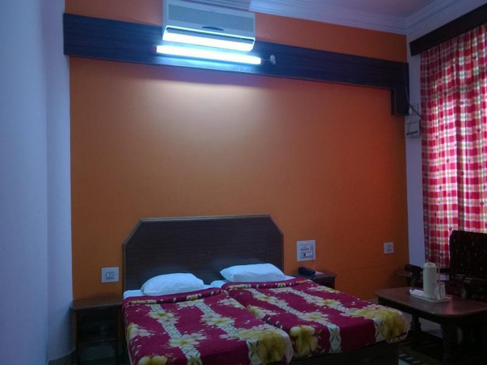 Bedroom 3, Hotel Kannika International, Kodagu